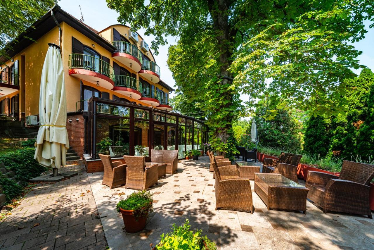 Hotel Bobbio Budapeste Exterior foto