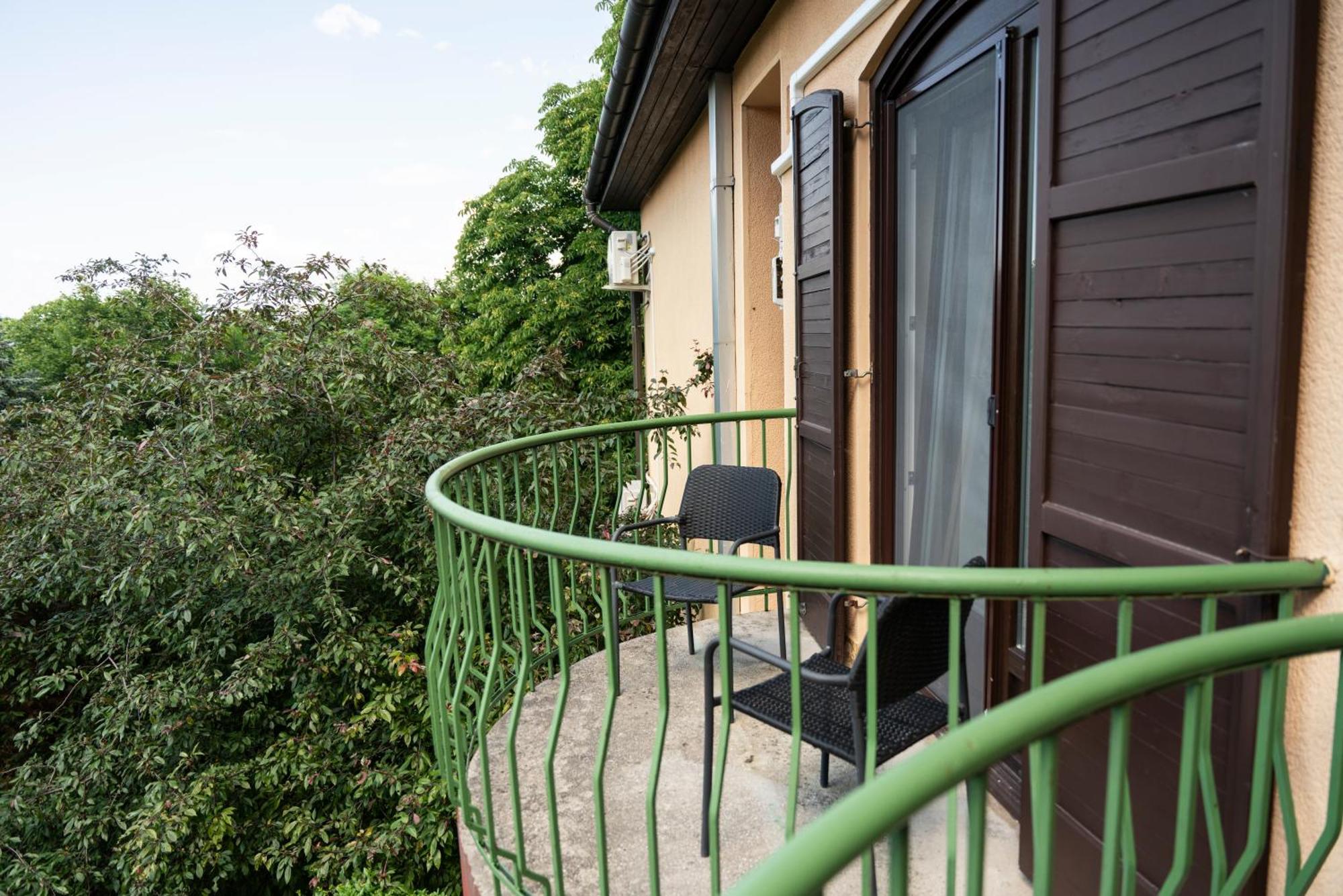 Hotel Bobbio Budapeste Exterior foto