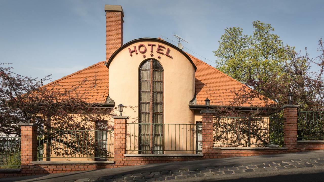 Hotel Bobbio Budapeste Exterior foto