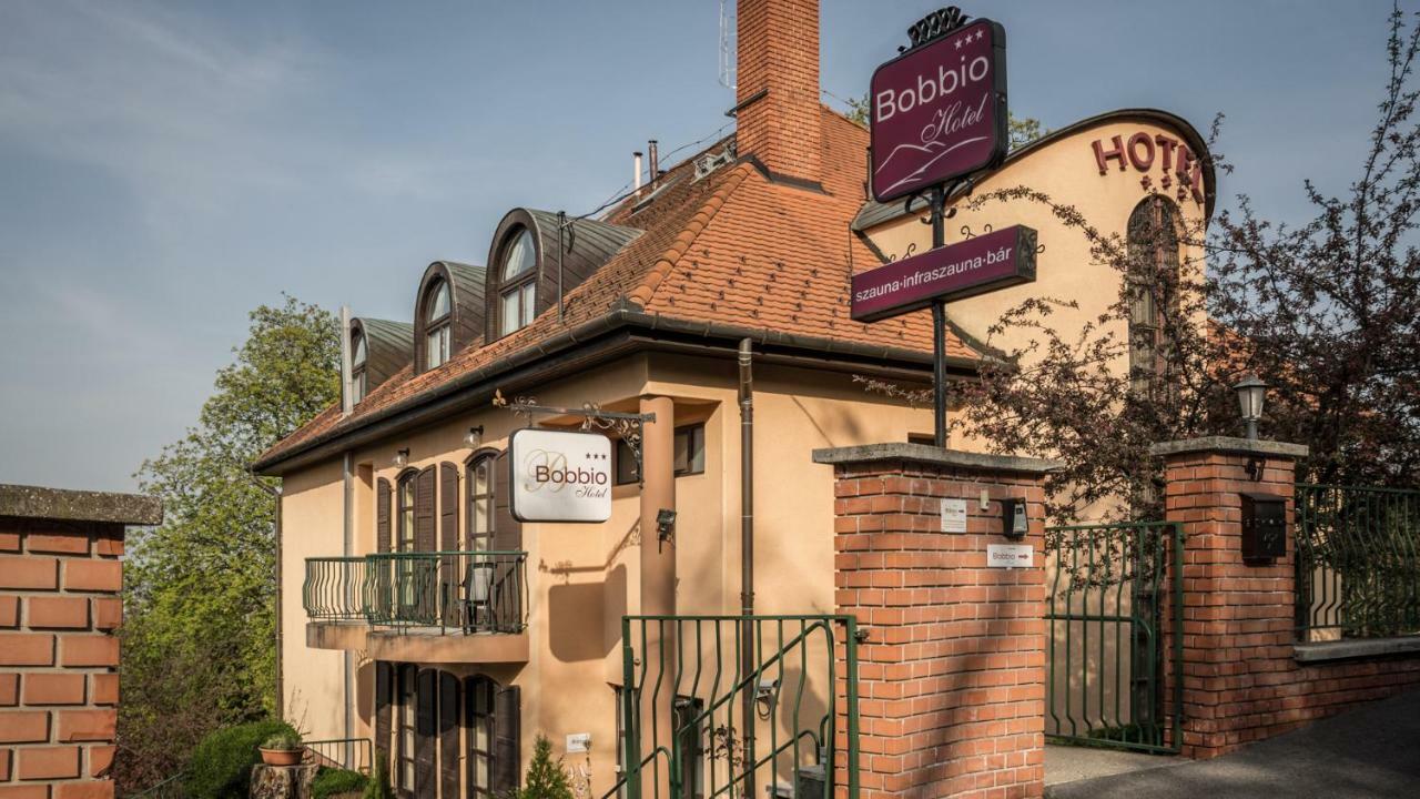 Hotel Bobbio Budapeste Exterior foto